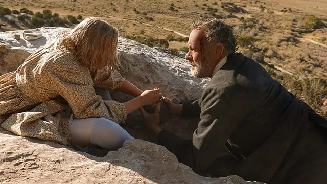 Tom Hanks dalam News of the World. (Foto: Universal Pictures/ IMDb)