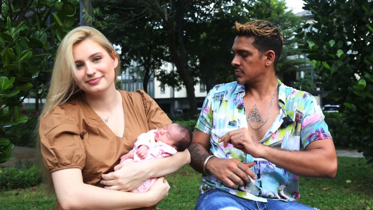 Robby Shine dan Nastasya Shine
