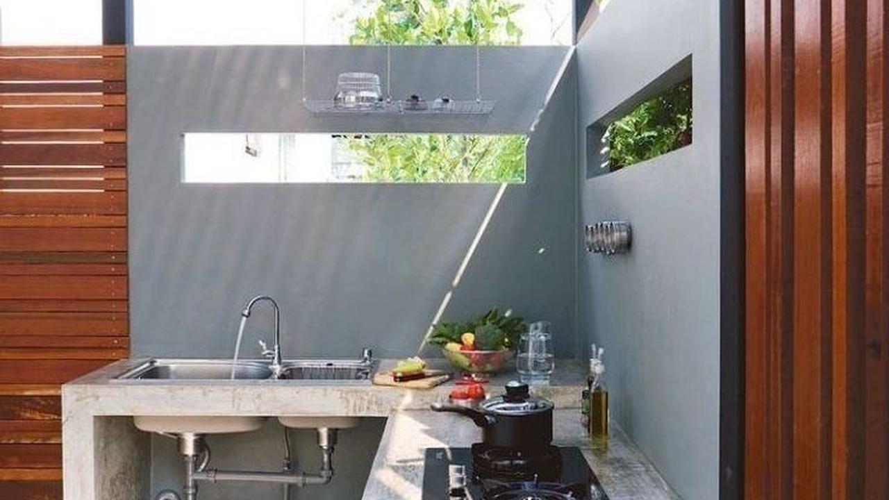 Dapur Minimalis Sederhana di Desa dengan Atap Transparan
