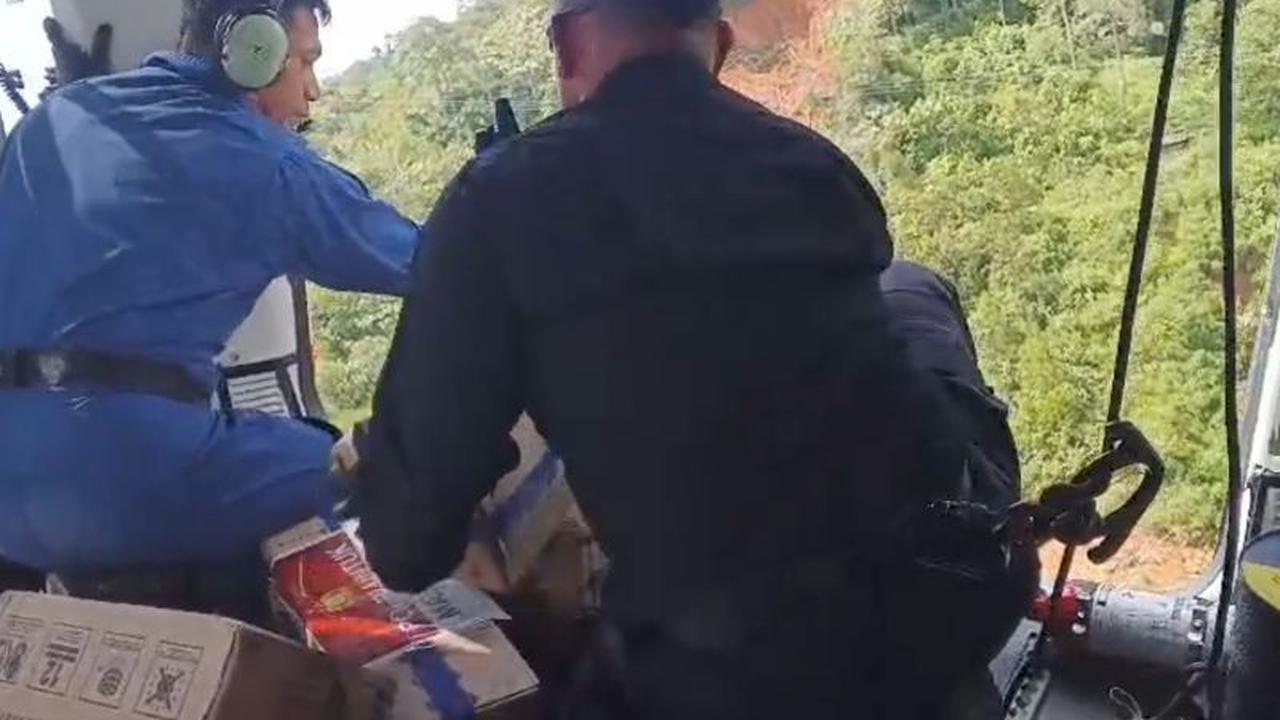 Polri Distribusi Bantuan Helikopter ke Taput dan Tapteng: Akses Terisolasi Teratasi