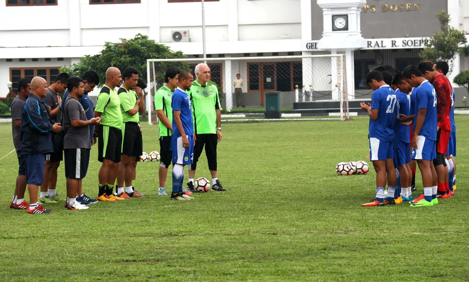 Persib Latihan (Liputan6.com/Kukuh Saokani)