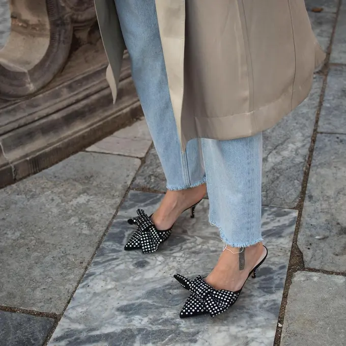 Aksen Pita Jadi Tren Fashion yang Wajib Dimiliki