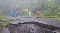 Tanah Amblas 2 Meter, Jalan Nasional Kiara Dua Sukabumi Terputus