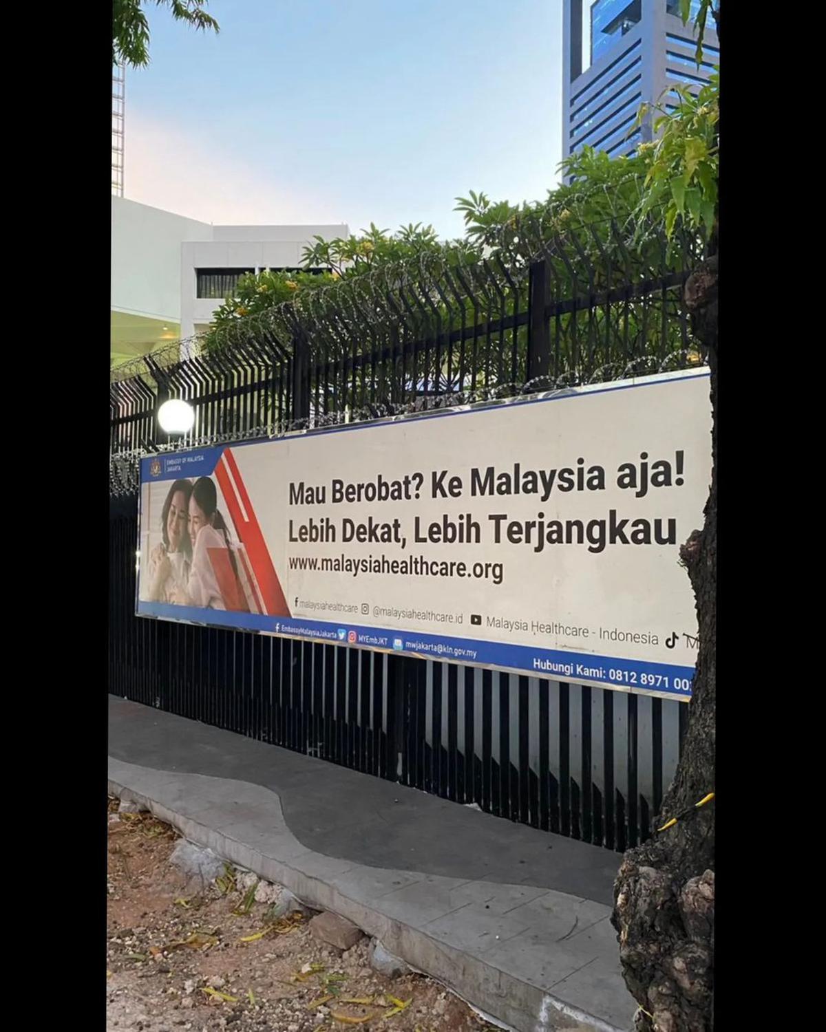 Spanduk Berobat ke Malaysia Aja karena Lebih Murah Ramai Dibela