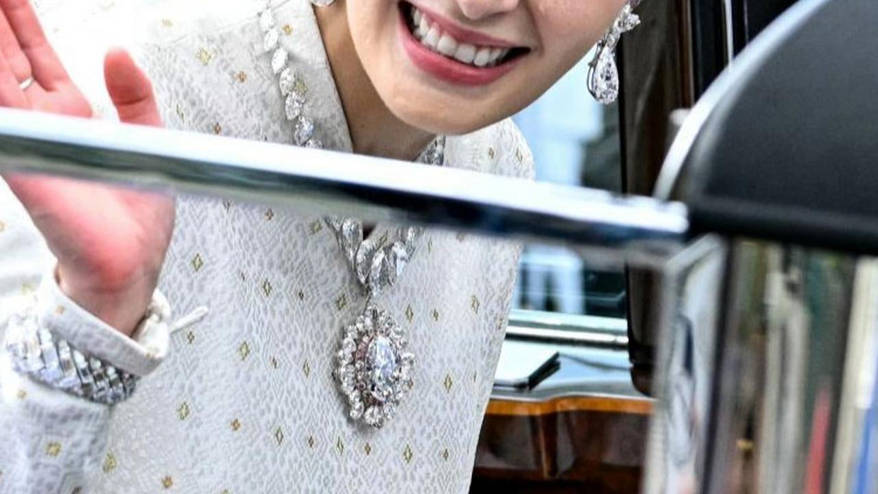 Sepintas mengenai Anisha Rosnah binti Adam (29)  adalah cucu dari penasihat utama Sultan Hassanal Bolkiah, Isa bin Awang Ibrahim. <br>( Foto MOHD RASFAN / AFP )