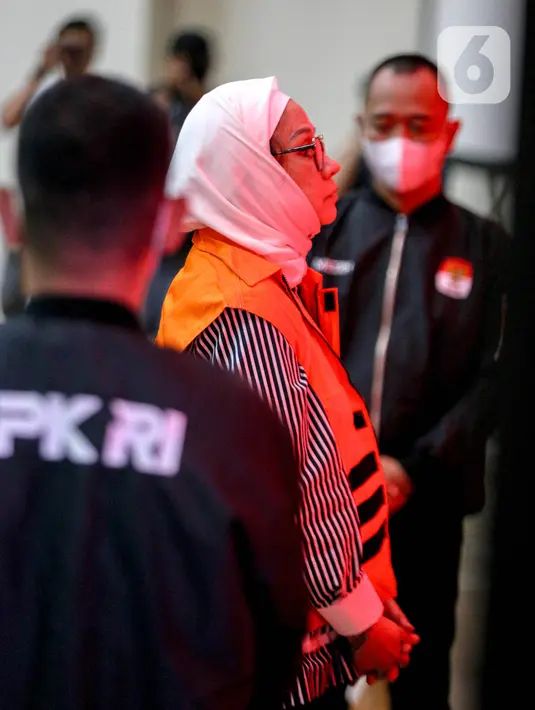 Mnatan Dirut PT Pertamina, Karen Agustiawan disangka melanggar Pasal 2 ayat (1) atau Pasal 3 UU RI Nomor 31 Tahun 1999 sebagaimana telah diubah dengan UU Nomor20 Tahun 2001 tentang Pemberantasan Tindak Pidana Korupsi Jo Pasal 55 ayat (1) ke 1 KUHP. (Liputan6.com/Faizal Fanani)