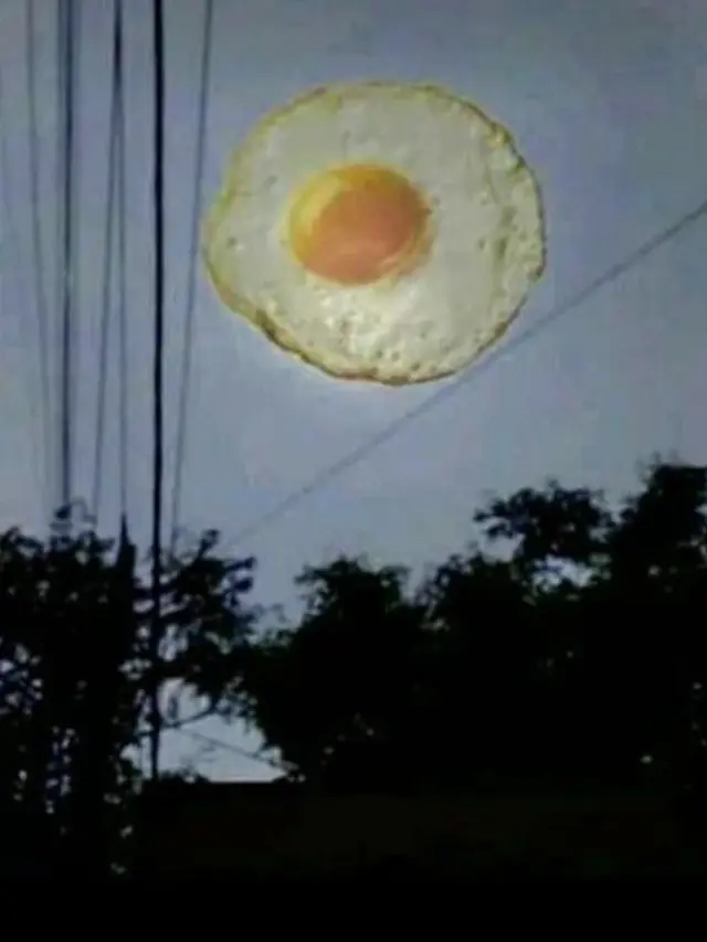 5 Foto Gerhana Bulan Ala Netizen Kocak, Bikin Geleng Kepala