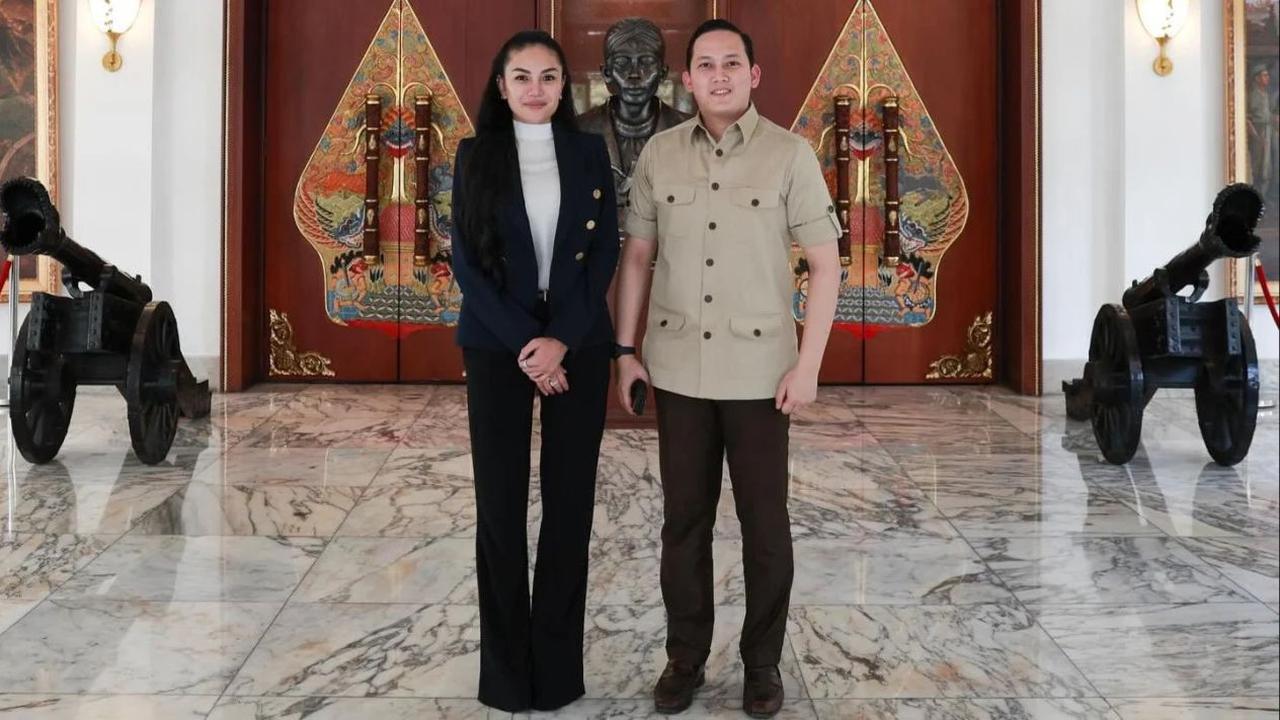 Hubungan Rizky Irmansyah dan Nikita Mirzani diduga berakhir. (Istimewa)