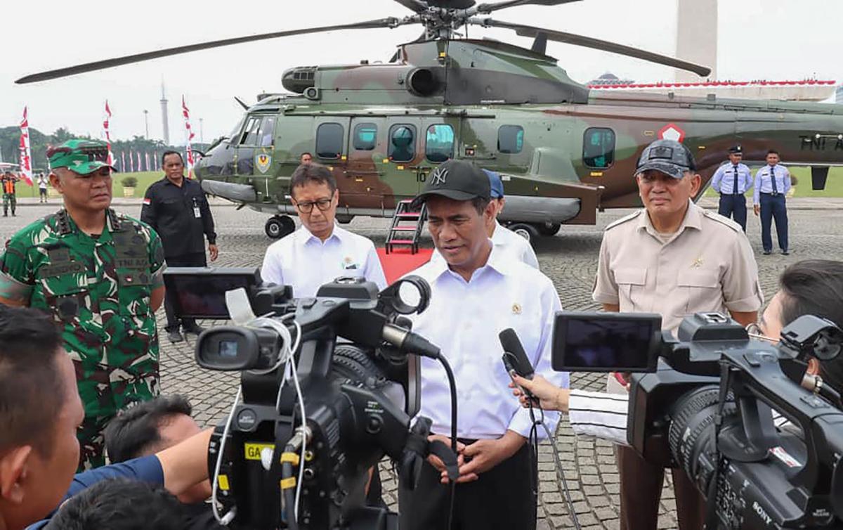 FOTO: Menhan Sjafrie Tinjau Yonif TP 843, Perkuat Sinergi Pertahanan, Kesehatan, dan Ketahanan Pangan