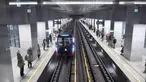 Pemandangan pembukaan baru Stasiun Kunstevskaya Big Circle Line (BCL) dari Moscow Metro (subway) di Moskow, Rusia, 1 Maret 2023. Big Circle Line baru sepanjang 70 kilometer (43 mil) adalah jalur kereta bawah tanah terpanjang di dunia, 13 kilometer lebih panjang dari pemegang rekor sebelumnya, Jalur 10 Kereta Bawah Tanah Beijing. (Sergei Kiselev/Moscow News Agency photo via AP)