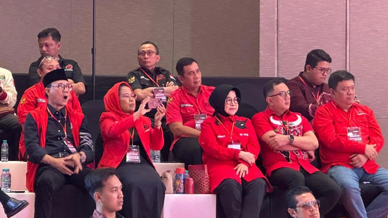 Gelaran RedTalks: Suara Muda untuk Jatim Keren di Dyandra Convention Center Surabaya