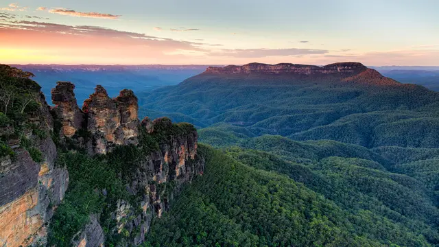 Blue Mountains: Tenang, Sejuk, dan Landskap yang Dramatis