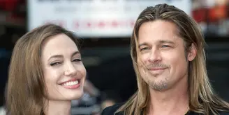 Brad Pitt mungkin sering menggonta-ganti gaya rambutnya selama perjalanan kariernya sebagai aktor. Namun rambut gondrong ditambah brewok ini menjadi salah satu favorit, bahkan semua gayanya memang favorit. (Bintang/EPA)