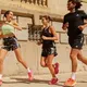 Dari siluet retro hingga desain ramping, tren sneakers terbaru menawarkan pilihan yang tetap sporty tanpa membuat penampilan terlihat terlalu atletis. (Foto/Dok: Adidas.com)
