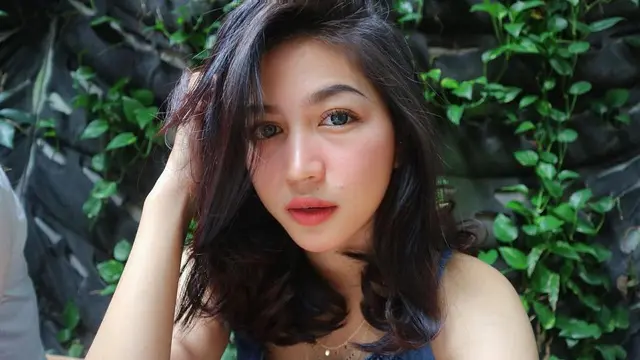 6 Potret Cantiknya Eriska Selebgram Pacar Baru Younglex