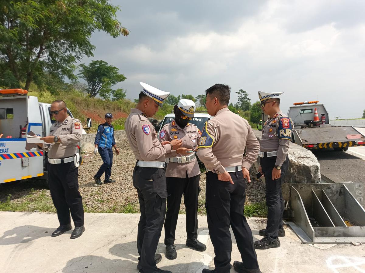 Toyota Raize Kecelakaan lalu Terbakar di KM 158 Cisumdawu