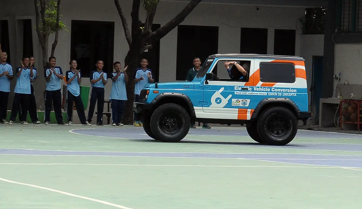 Nilai proyek untuk kedua mobil yang berhasil dikonversi menjadi mobil listrik tersebut senilai Rp 700 juta. (merdeka.com/Imam Buhori)