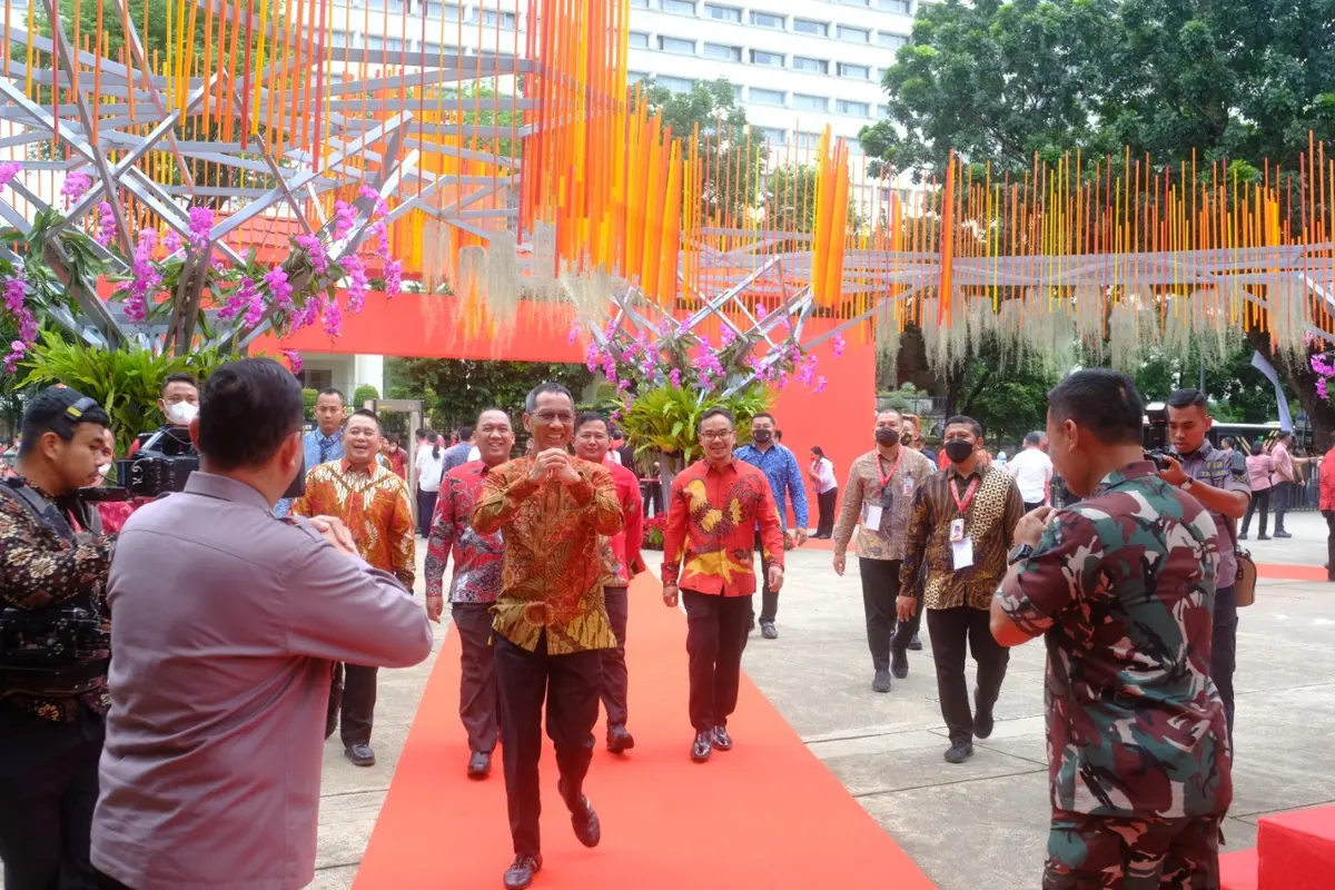 Pj Gubernur DKI Jakarta Heru Budi Hartono mendampingi Presiden Jokowi dalam perayaan Tahun Baru Imlek Nasional Tahun