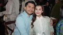 <p>Seperti salah satunya Aaliyah Massaid yang mengenakan lace dress warna hijau mint. Penampilannya dilengkapi dengan tatanan rambut panjang bergelombang. [@aaliyah.massaid].</p>