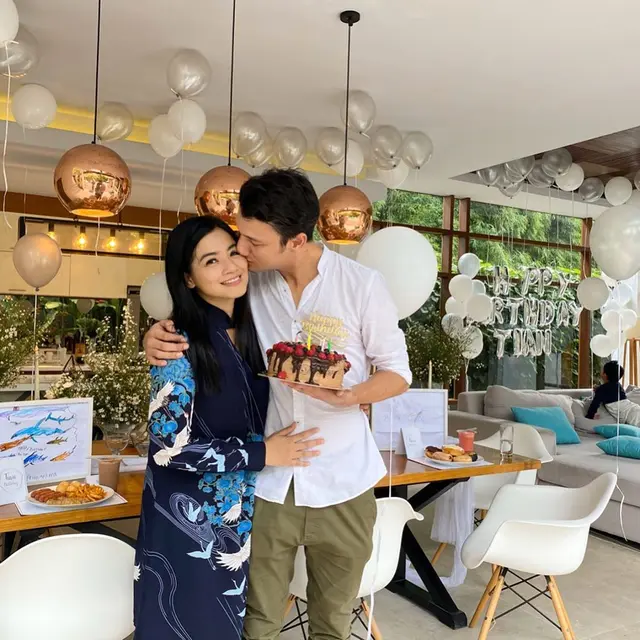 Momen perayaan ulang tahun Christian Sugiono yang Ke-39