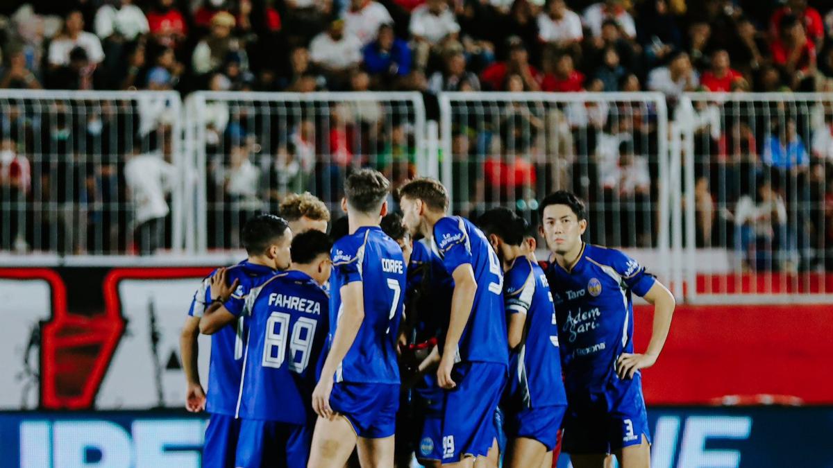 Simbol Berduka, Pemain PSIM Pakai Pita Hitam saat Hadapi Malut United: Ze Valente Prihatin dengan Kondisi Demokrasi di Indonesia
