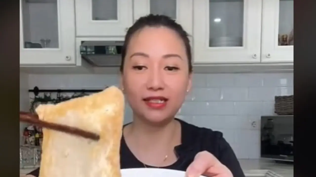 Viral Tren Mukbang Hahu Hoheng yang Super Panas dan Pedas, Ternyata Berbahaya Bagi Kesehatan