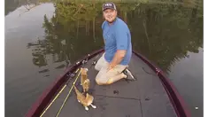 Walau tak mendapat ikan, pria ini bahagia karena dapat menyelamatkan binatang malang tersebut.