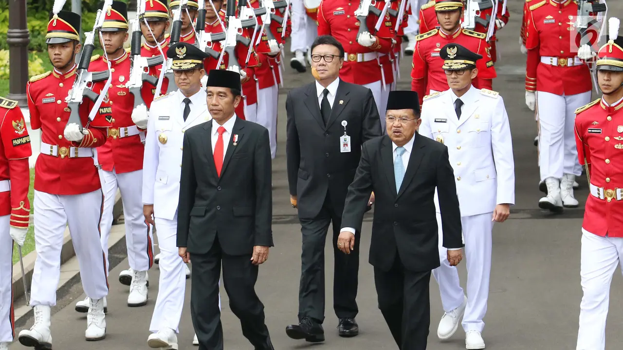 Presiden Joko Widodo dan Wapres Jusuf Kalla di Istana Negara.