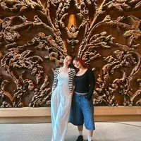 Melihat gaya kontras Zahwa Massaid dengan adiknya, Aaliyah Massaid yang segera menikah. [@aaliyah.massaid].