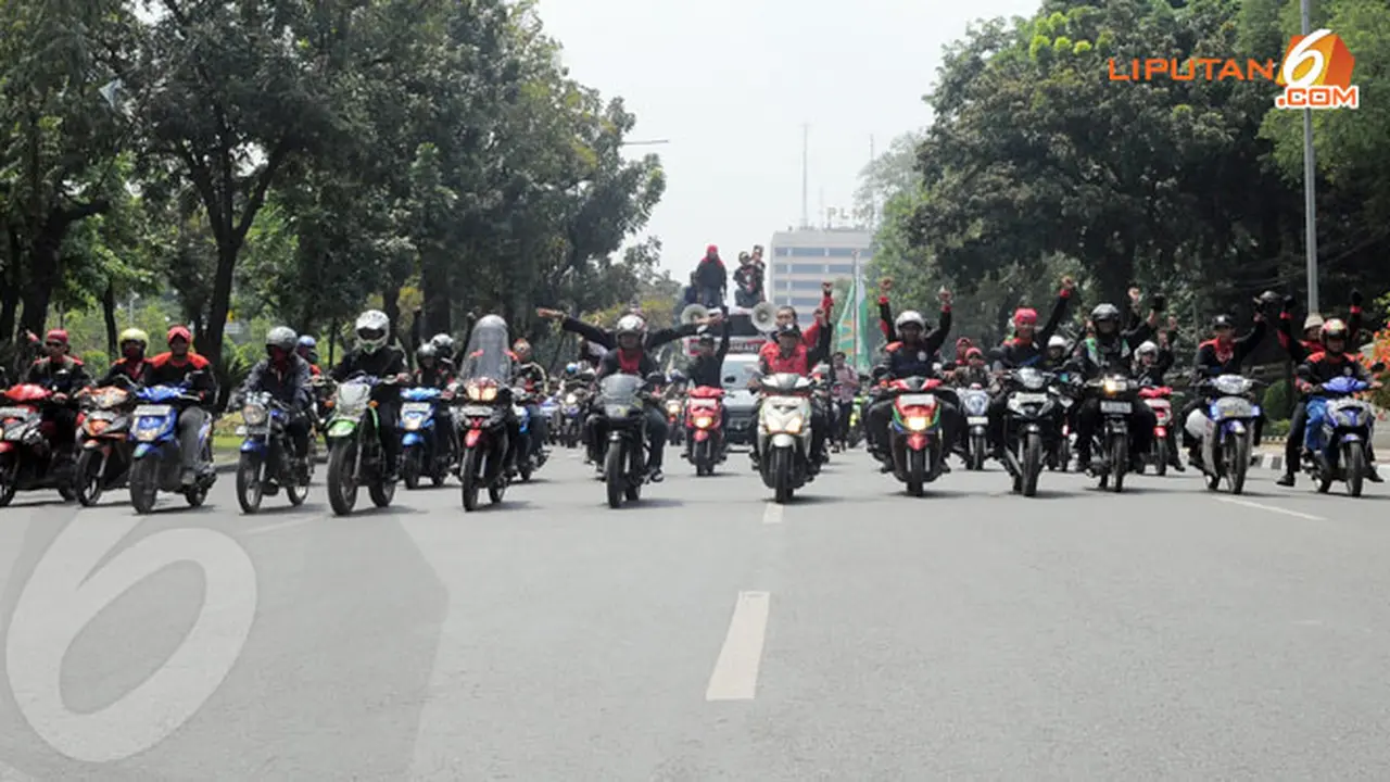 1-buruh-tuntut-upah-130903b.jpg