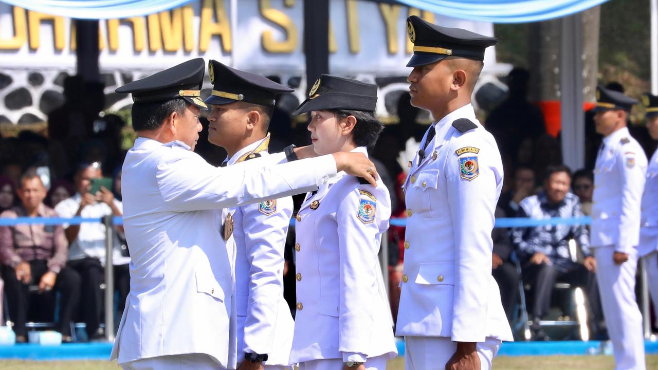 Atas Nama Pemerintah, Mendagri Lantik 1.110 Pamong Praja Muda IPDN Angkatan XXXII