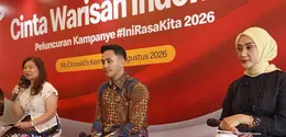 Pressconference #inirasakita2026 di Mcdonald's Indonesia/ (dari kiri) Caroline Kurniadjaja, Director of Marketing Mcdonald's Indonesia-Chef Irhan, Pakar kuliner dan alumni Master Chef Indonesia-Chef Yulita, Pakar kuliner dan alumni Master Chef Indonesia