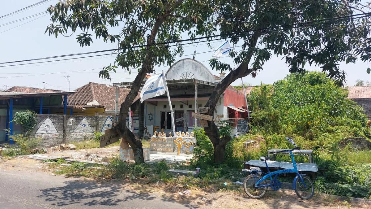 Heboh Bendera Israel Berkibar di Rumah Warga Lamongan