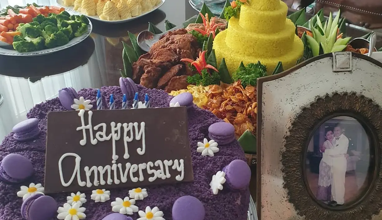 Mayangsari dan Bambang Trihatmojo