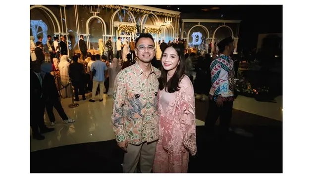 6 Potret Outfit Kondangan Nagita Slavina di Oktober 2025, Gaun hingga Set Kebaya
