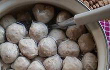 Cara Cepat Mencetak Bakso dengan Bentuk Bulat Sempurna Tanpa Perlu Sendok