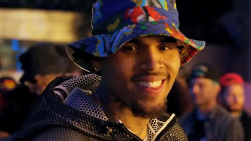 Dipenjara, Chris Brown Rilis Videoklip Single Terbaru 'Loyal'