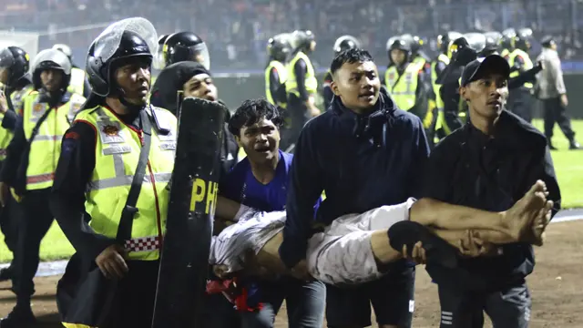 Foto: Nasib Malang Sepak Bola Indonesia, 127 Orang Kehilangan Nyawa di Stadion Kanjuruhan