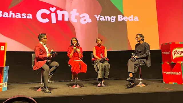 Dian Sastrowardoyo, Nuning Wahyuningsih, dan Teddy Soeriaatmadja dalam konferensi pers Bahasa Cinta yang Beda di kawasan Jakarta, (11/9/2026). (Liputan6.com/Afradhiya N. R)