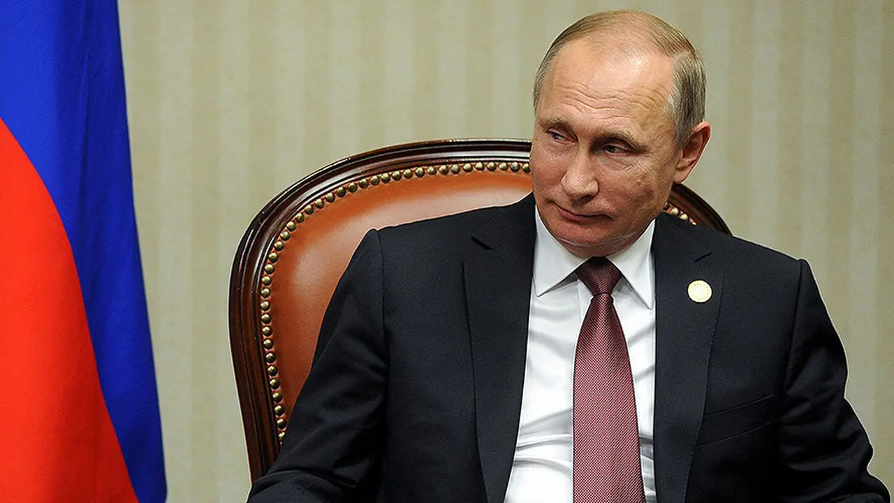 Presiden Rusia, Vladimir Putin memuji Donald Trump sebagai sosok yang cerdas