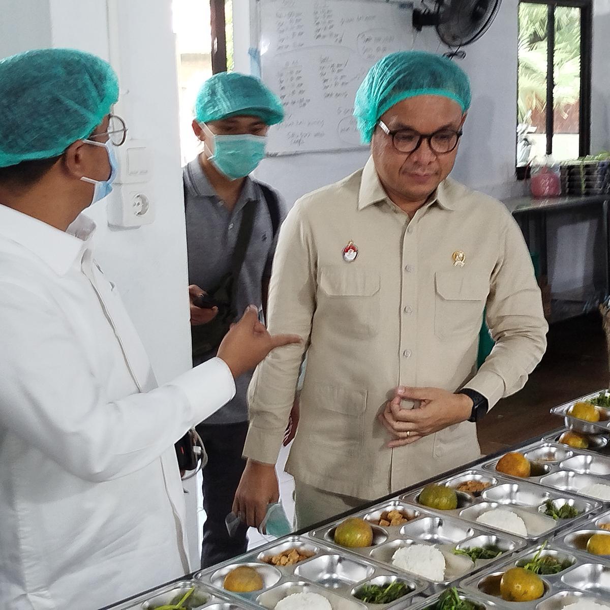 Mengintip Dapur Olahan Makan Bergizi Gratis di Depok