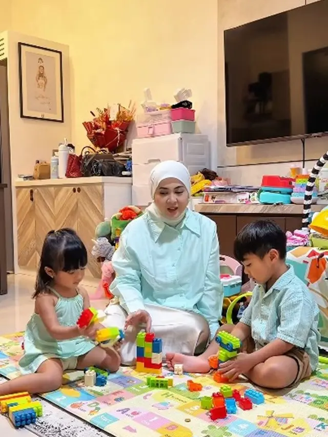 Potret Ruang Keluarga di Rumah Kesha Ratuliu