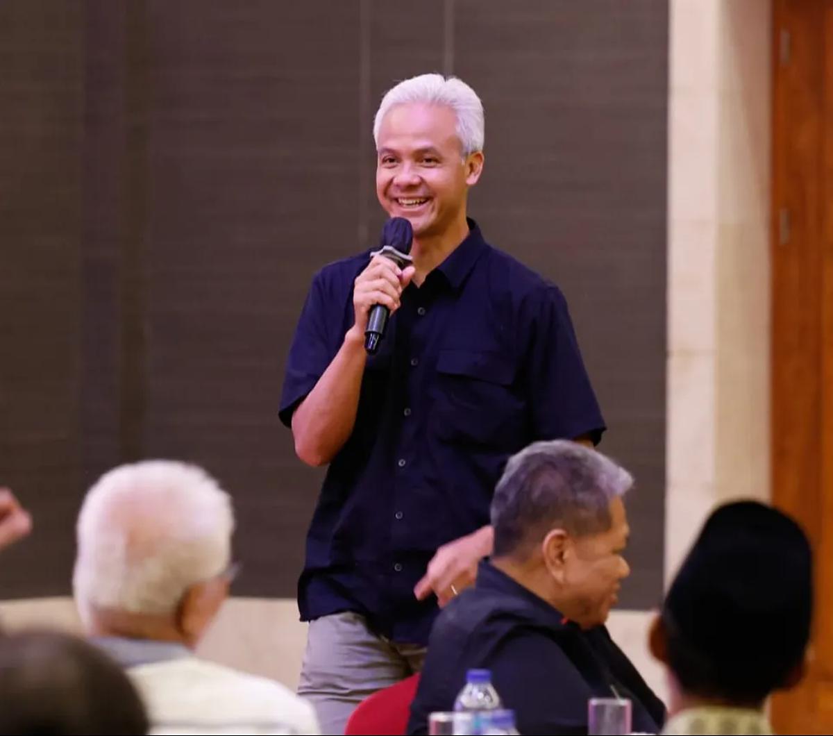 Calon presiden Ganjar Pranowo membahas sejumlah hal yang dianggap menjadi masalah oleh tokoh agama, tokoh adat dan tokoh masyarakat di Sulawesi Tengah.