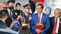 Dubes Heri Akhmadi sambut ketibaan Presiden Jokowi di Hiroshima, Jepang. (Photo Pooling G7 Jepang 2023)