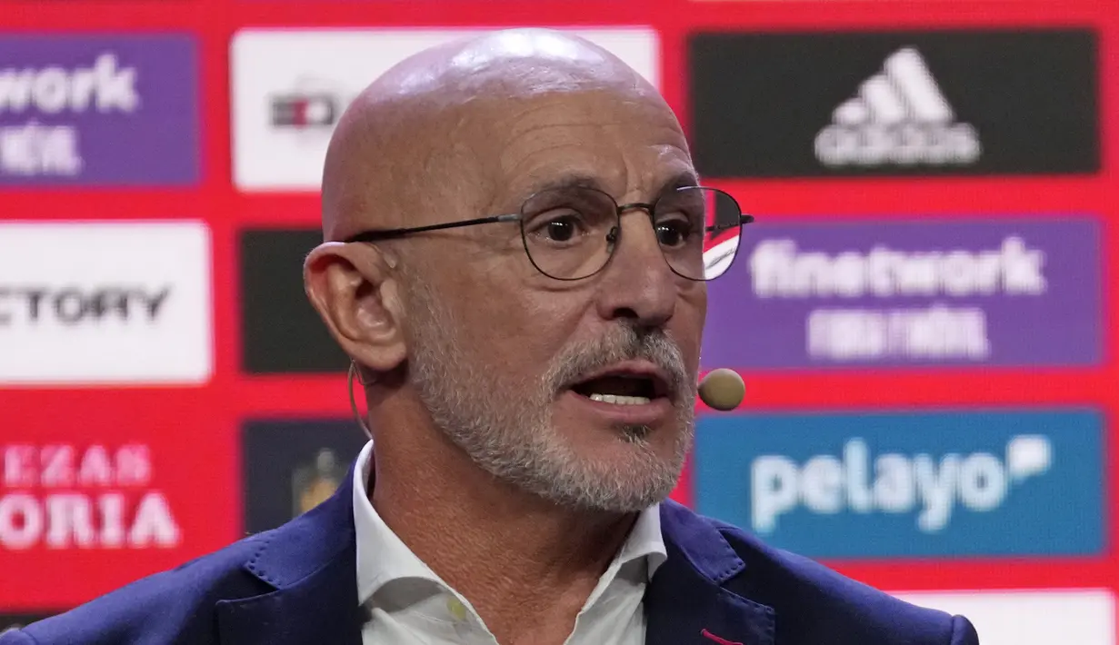 Luis de la Fuente juga berjanji tidak akan menutup mata bagi para pemain senior yang masih dibutuhkan dalam skuad Timnas Spanyol, seperti Sergio Ramos. Jika dalam kondisi bugar dan tidak sedang mengalami cedera, tidak ada alasan baginya untuk tak menyertakannya dalam skuad La Furia Rojas. (AP Photo/Paul White)