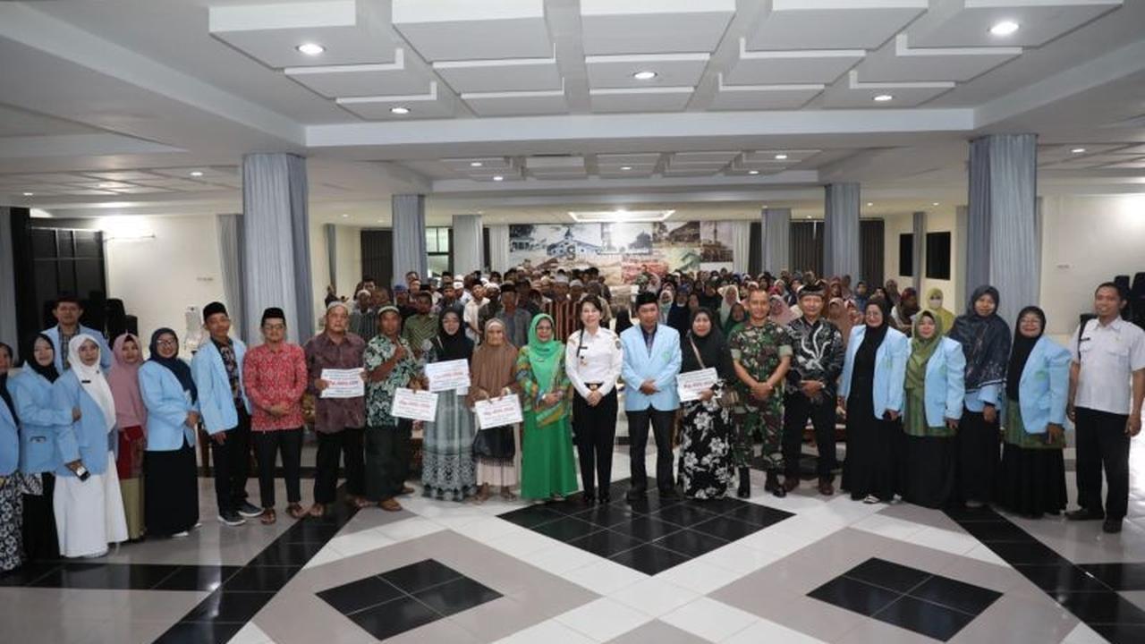 Wali Kota Singkawang Salurkan Insentif Guru Ngaji, Apresiasi Dedikasi Pembina Keagamaan