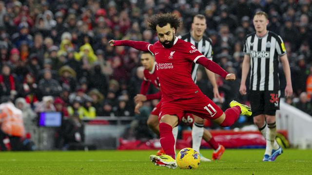 Foto: Drama Roller Coaster Mohamed Salah saat Melawan Newcastle, Sempat Gagal Penalti hingga Catatkan Rekor Gemilang bersama Liverpool