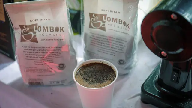 Menteri Koperasi dan UKM (MenkopUKM) Teten Masduki, meyakini varian kopi Robusta asal Lombok dapat menjadi produk unggulan. (Dok KemenkopUKM)