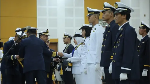 Pelantikan dan Pelepasan Perwira Transportasi Program Diklat Pelaut dan Politeknik Pelayaran Banten.  foto: istimewa