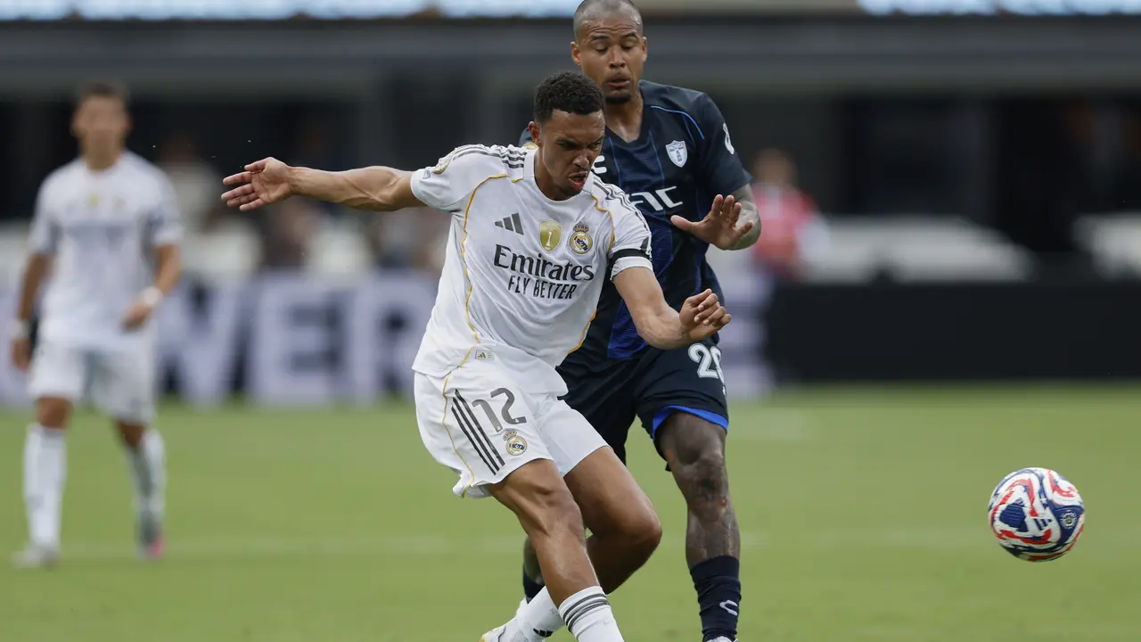Aksi Trent Alexander-Arnold di laga Real Madrid vs Pachuca di Piala Dunia Antarklub 2025, Senin (23/06/2025). (AP Photo/Nell Redmond)